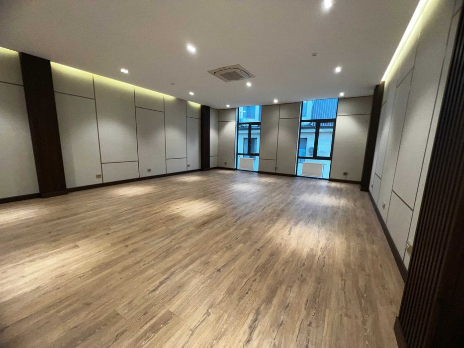 Просторные офисы в Бадамзаре,БЦ Massimo—парковка и фитнес в здании(55)