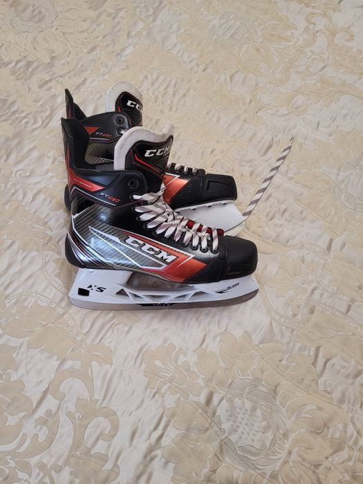 Продам коньки хоккейные