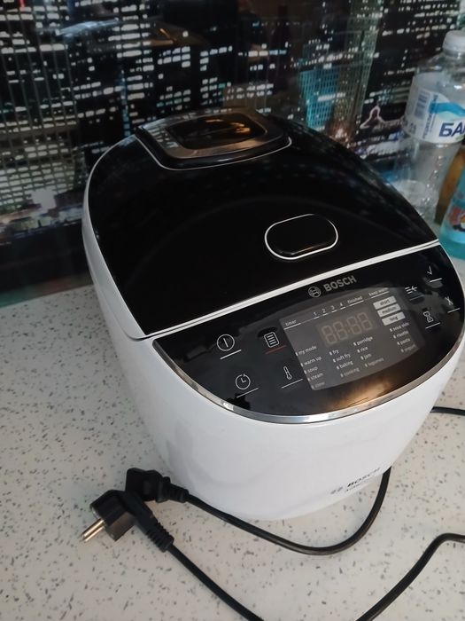 Мултикукър BOSCH - MUC11W12