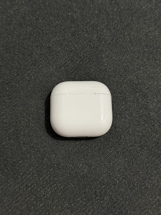 Наушники AirPods 4