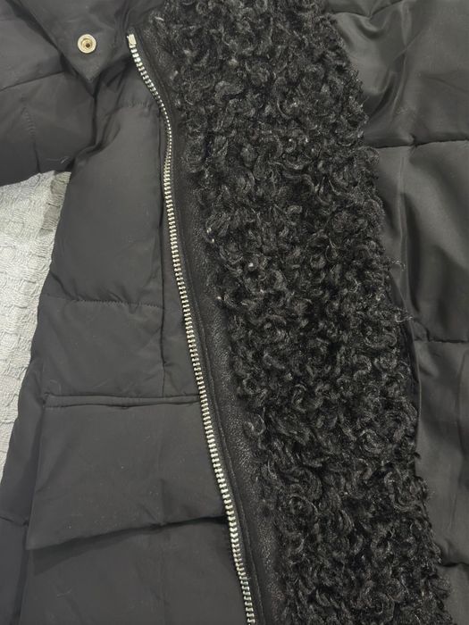 продается куртка зимняя с капюшоном