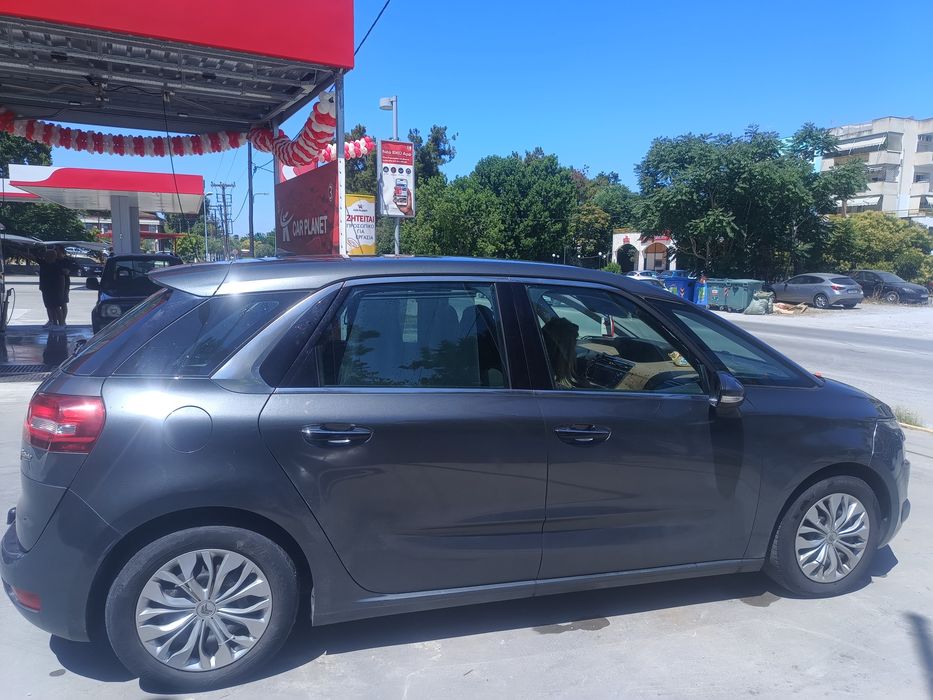 Vând Citroen C4 Picasso 1.6 EHDY cel mai economic motor