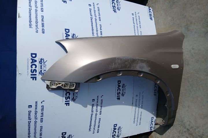 Aripa fata stanga Nissan Qashqai prima generatie J10