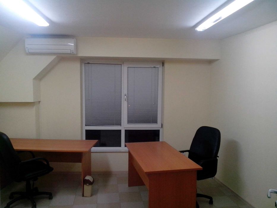 Дава се под наем Офис в Сливен, Център - 26 кв.м за 66.3 € - Снимка #1