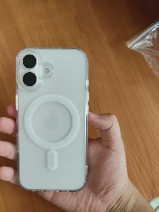 iPhone 17 белый. Глобальная версия.