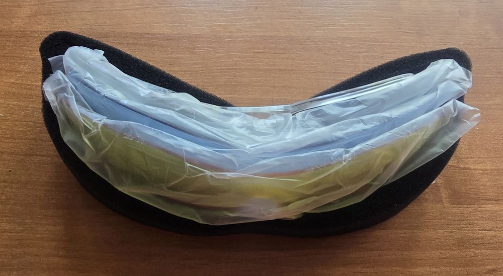 Сменные стекла для очков.