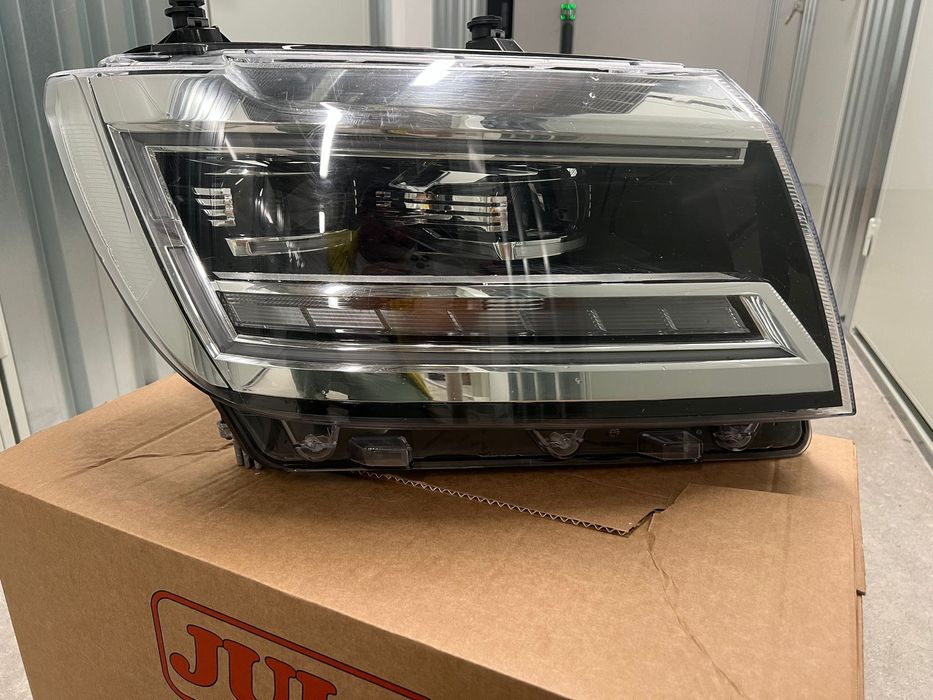 Фар за Волсваген крафтър, десен, VOLKSWAGEN - CRAFTER  L3H3 (L2H2)