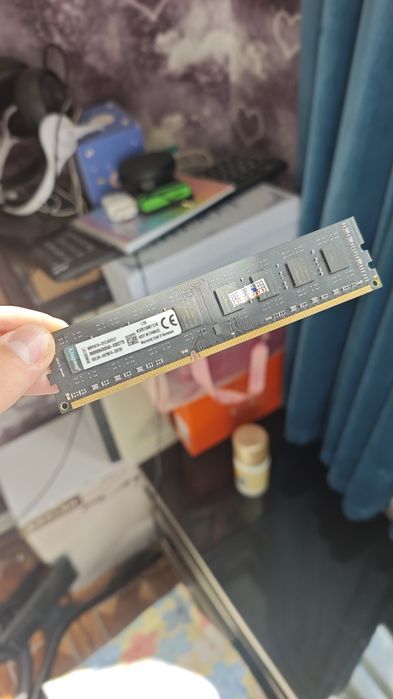 Продаю процессор с воздушным охлаждением и 1 планку ддр 3 на 4 гб