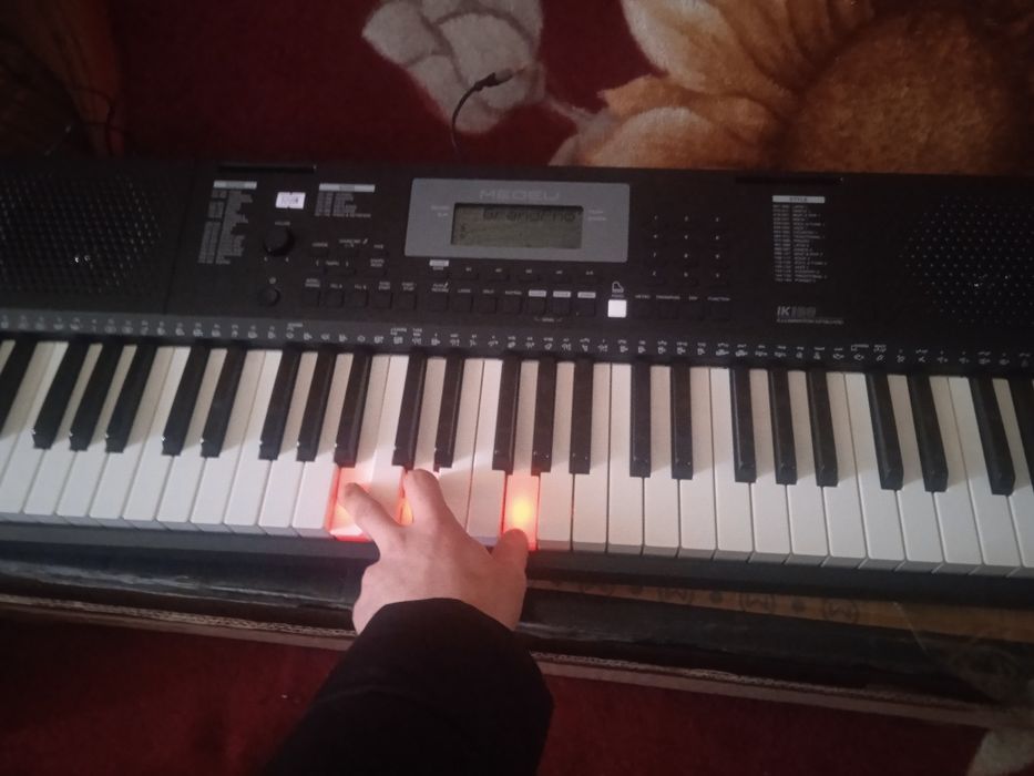 Синтезатор хороший