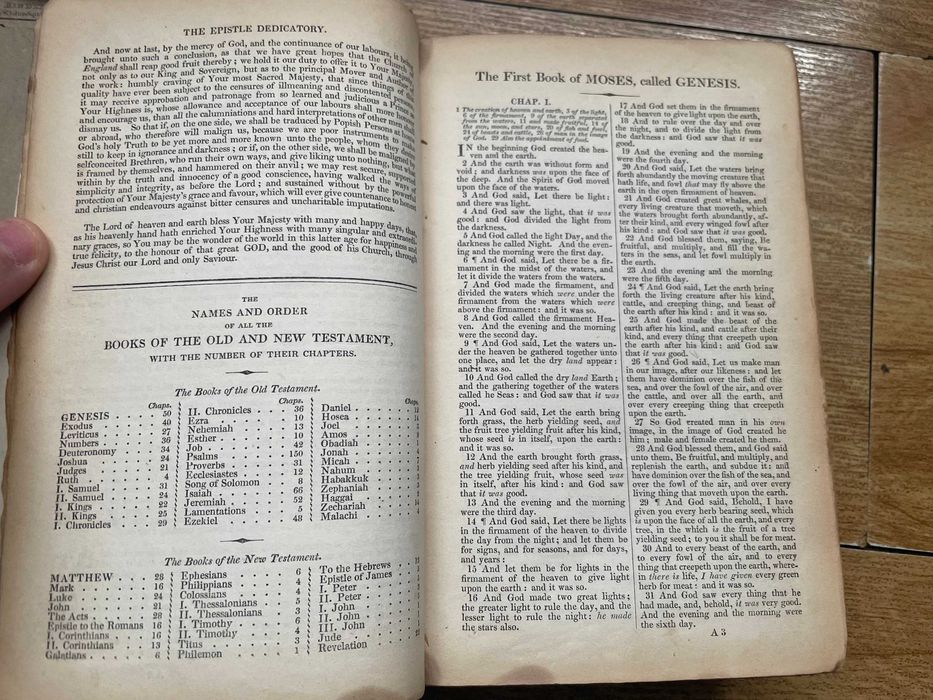 Victorian Holy Bible , Biblia veche, limba engleza, 1834 , 20x13x6 cm