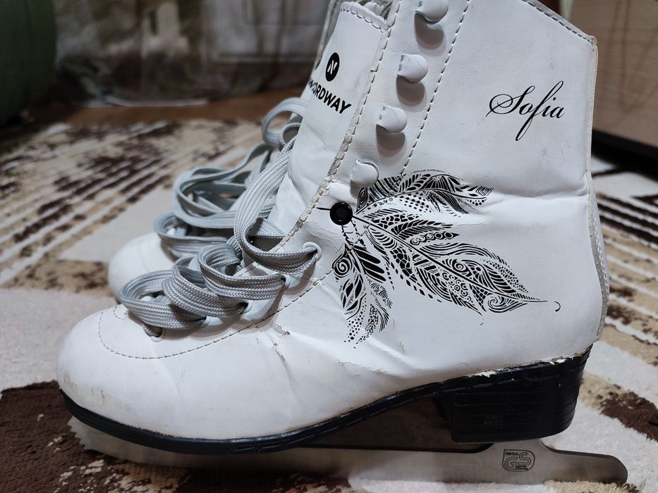 Продам Женские Коньки