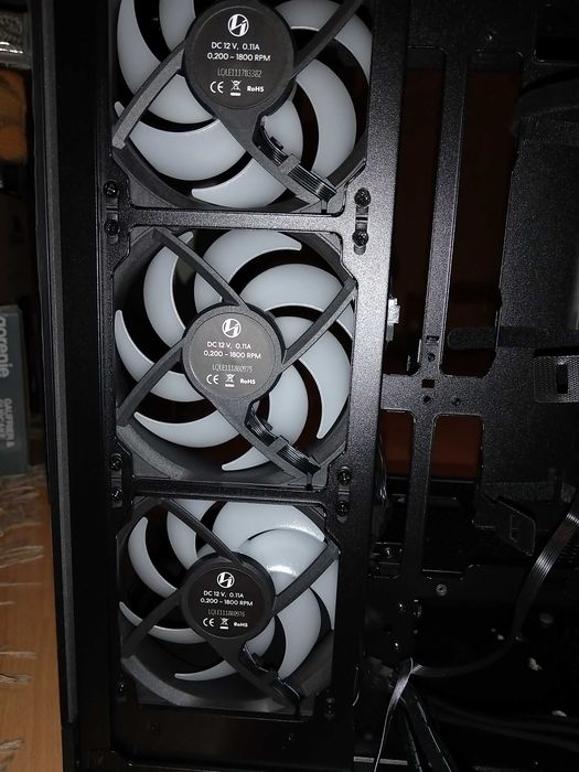 4 x Ventilator Lian Li 12 x 12 cm