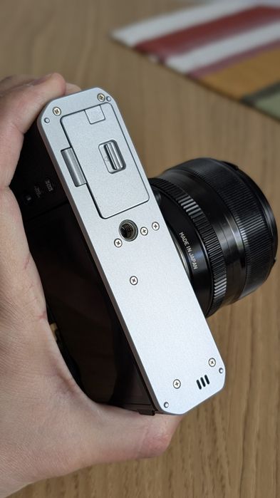 Fujifilm XE-4 Silver