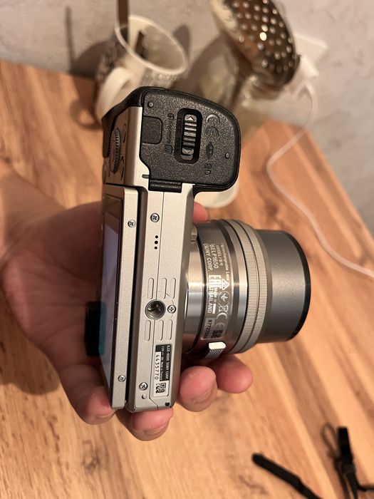 продам камеру sony a6000