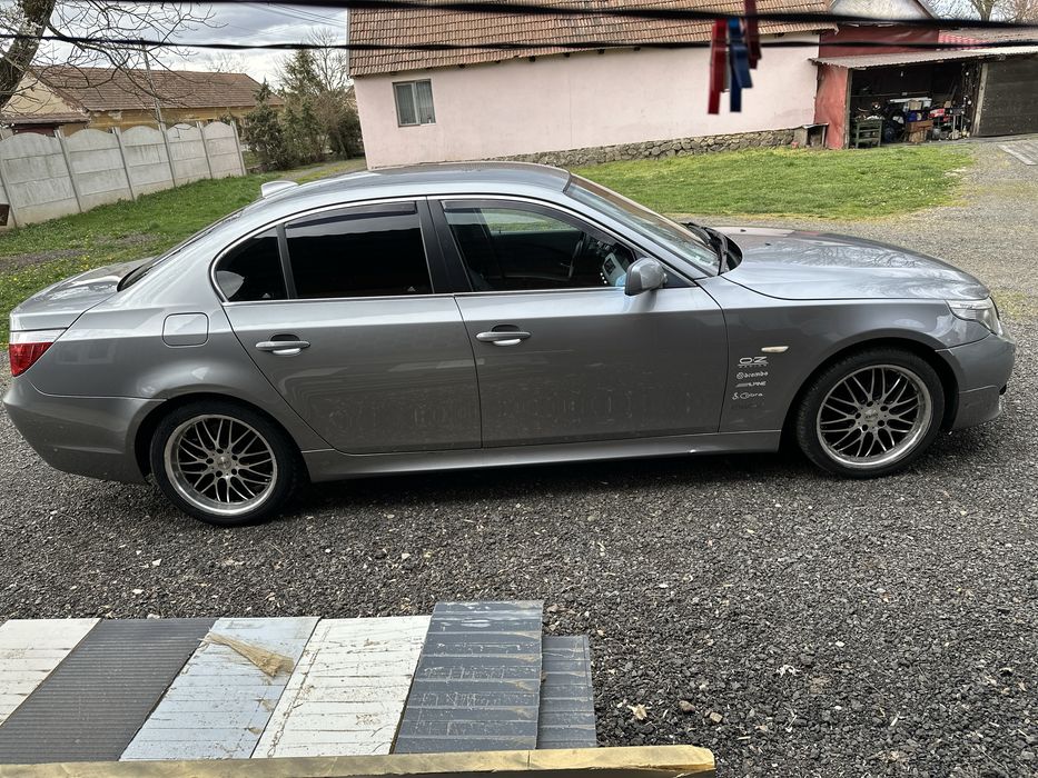 BMW 523 i E60  2006