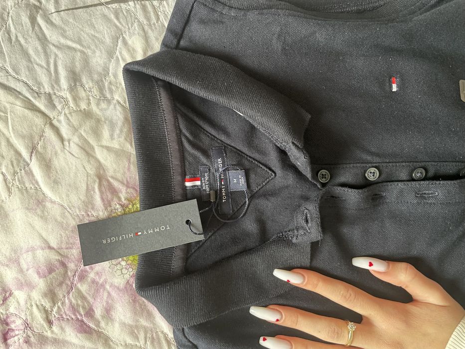 Поло от Tommy Hilfiger.