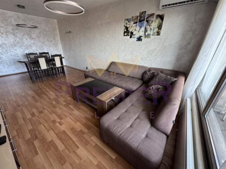 Дава се под наем Тристаен апартамент в Варна, Цветен квартал - 65 кв.м за 511 € - Снимка #1