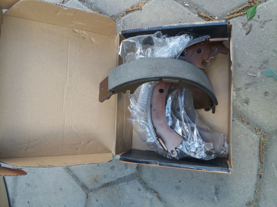 Продам колодки новые