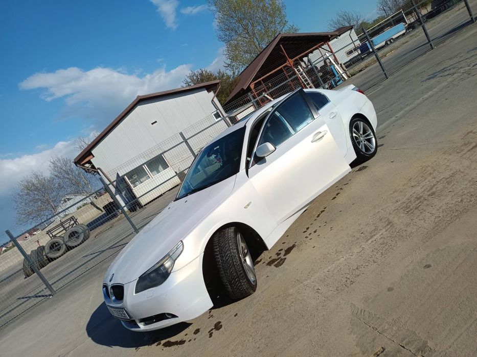 Vând BMW E60 alb perlat cu gold