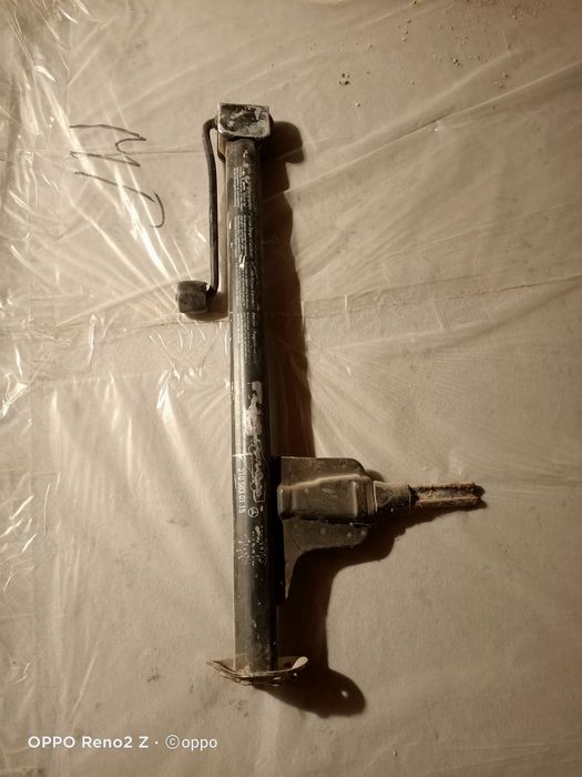 На Мерседес  запчасти