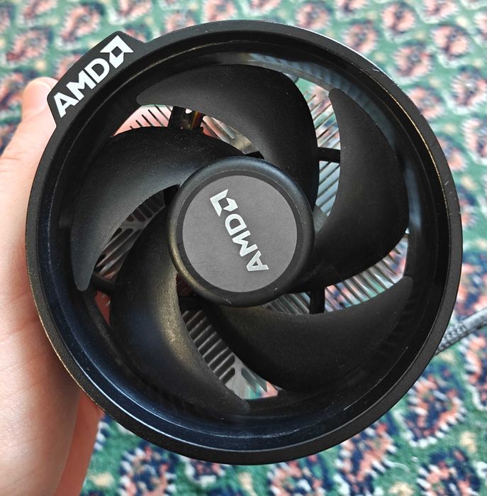 Procesor Ryzen 5 3400G plus placa de baza mini ATI