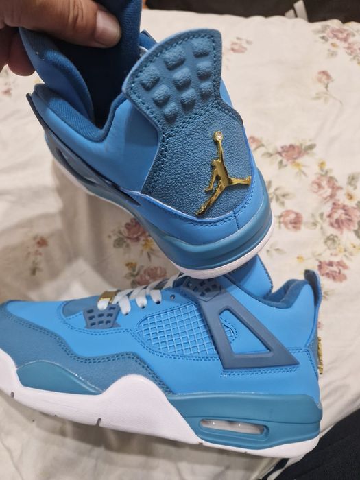 Adidasi jordan retro 4