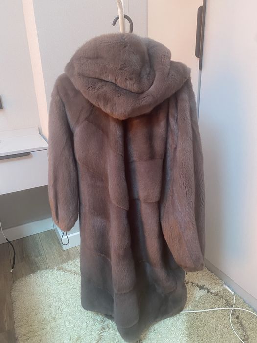Продам норковую шубу