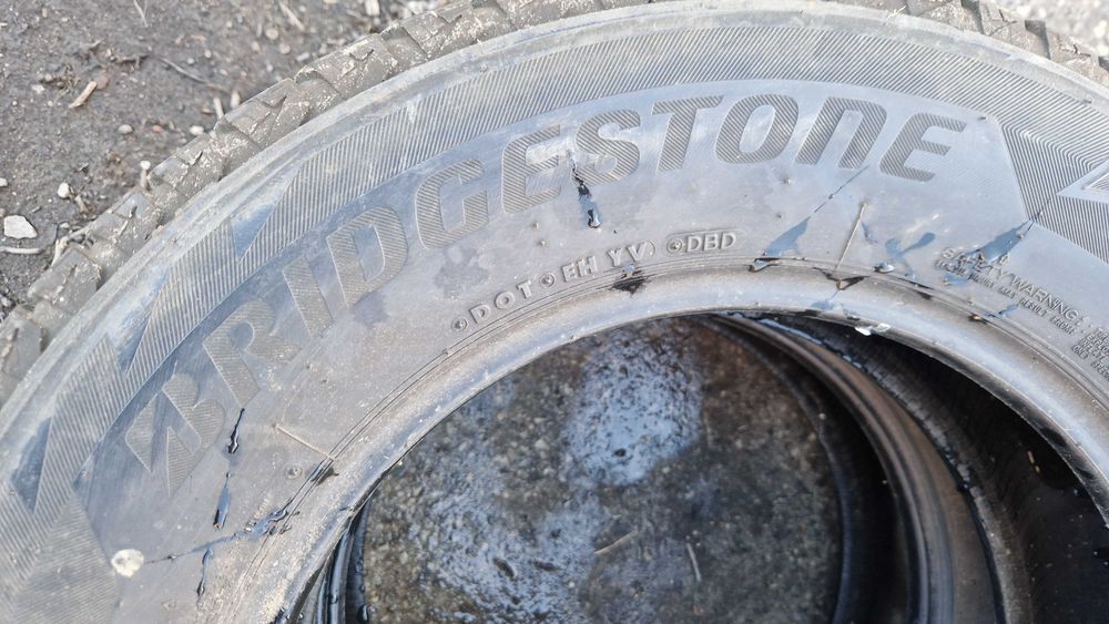 Две шины 215/70/16