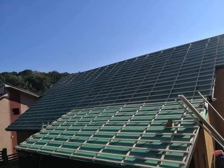 Acoperișuri și reparații de urgență montaj țiglă metalică