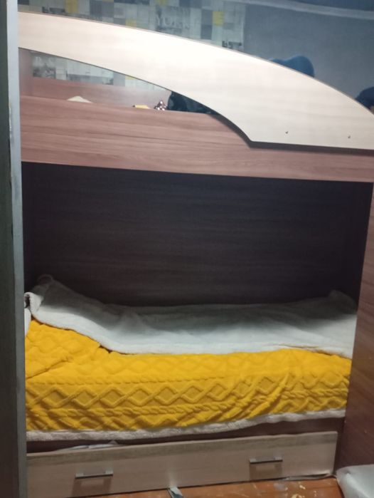 Продам кровать 2х без матраса