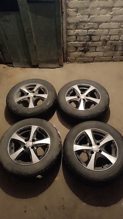 Шины 14 с дисками 100.000