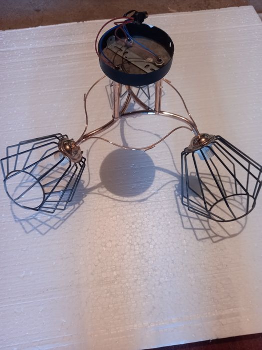 Продам люстру  ..