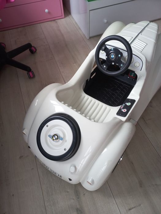 Акумулаторна кола BMW