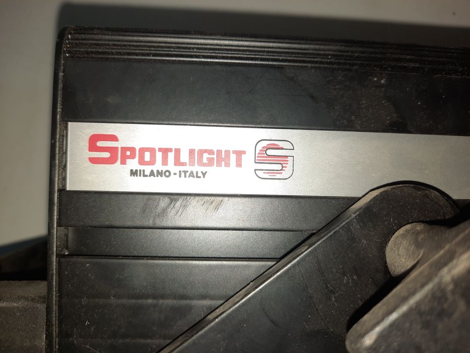 Прожектор MINI PC 300 W с 2 броя лампи за дискотечно осветление