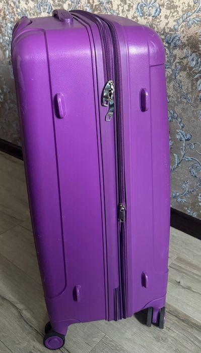 Чемодан LGO (фиолетовый)