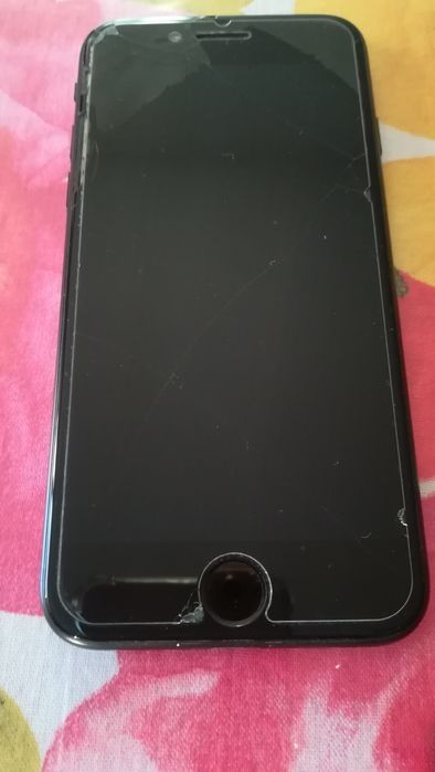 Продавам Айфон SE2020 128GB