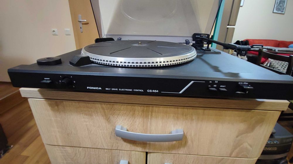 Продавам грамофон