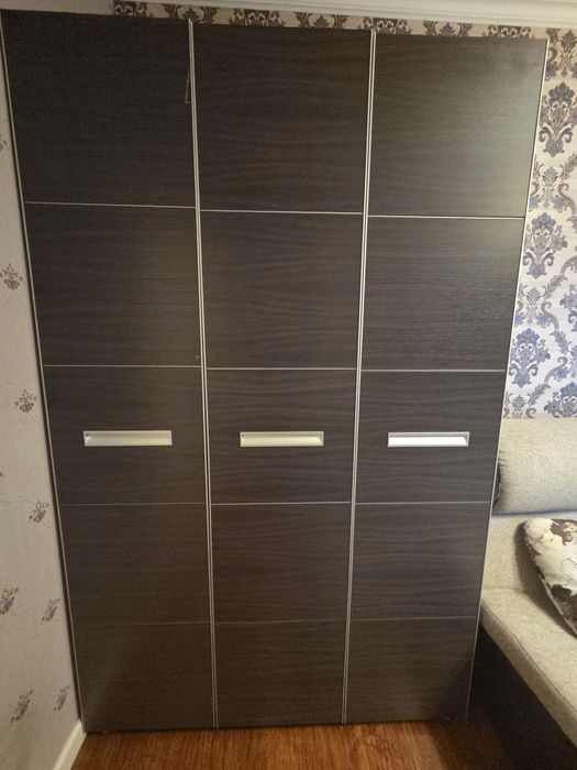 Продам шкаф срочно