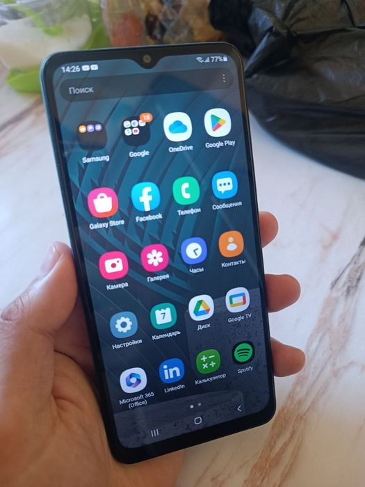 Samsung Galaxy A02 srochno sotiladi