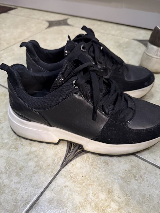 Продам женскую обувь