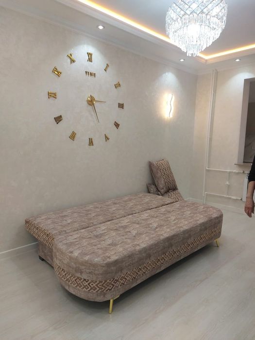 Продам диван в отличном состоянии.
Стильный и удобный диван, мягкий, б