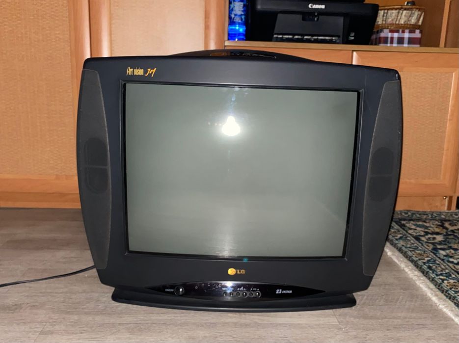 Телевизор LG рабочий, продам недорого