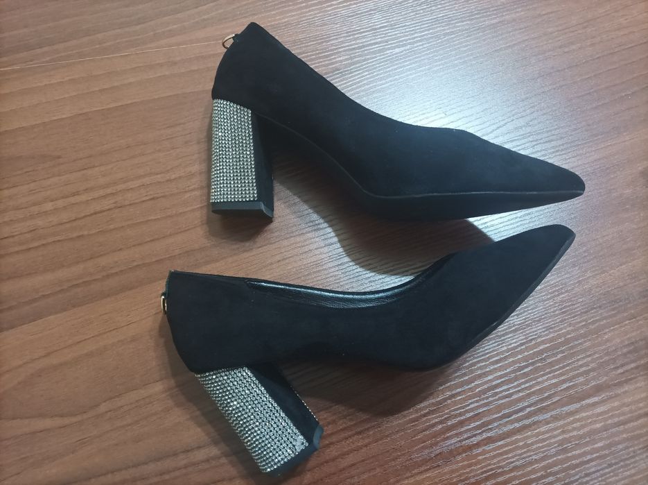 Замшевые туфли. Gucci