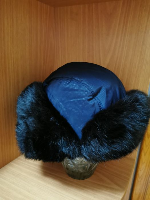 Продам зимнюю мужскую шапку.