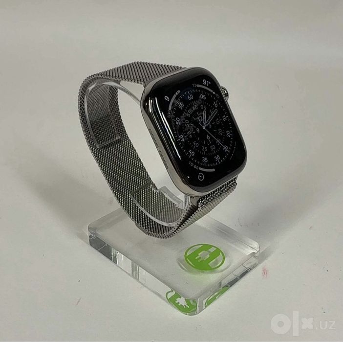 Apple watch 10/46 natural titanium milanese loop