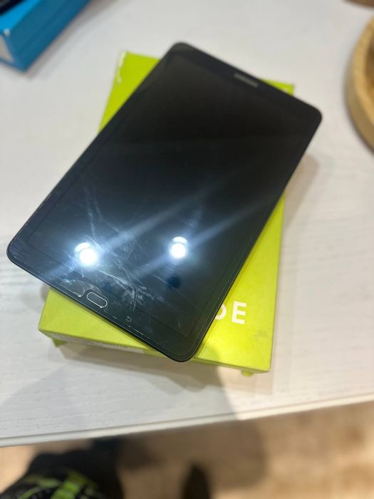 Samsug Galaxy tab E В отличном состоянии 2 месяца  использован