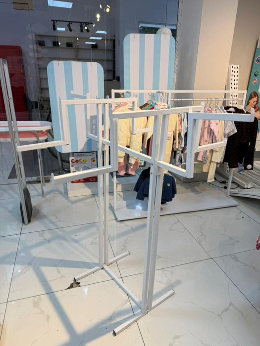 Напольная вешалка