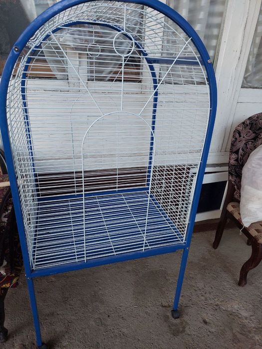 Qush qafaslari sotiladi