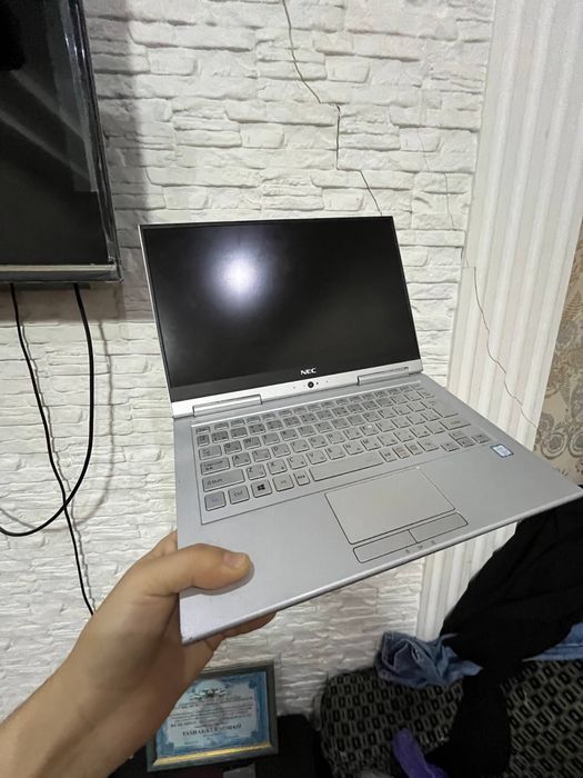 noutbuk Nes x 360 sensor ekran