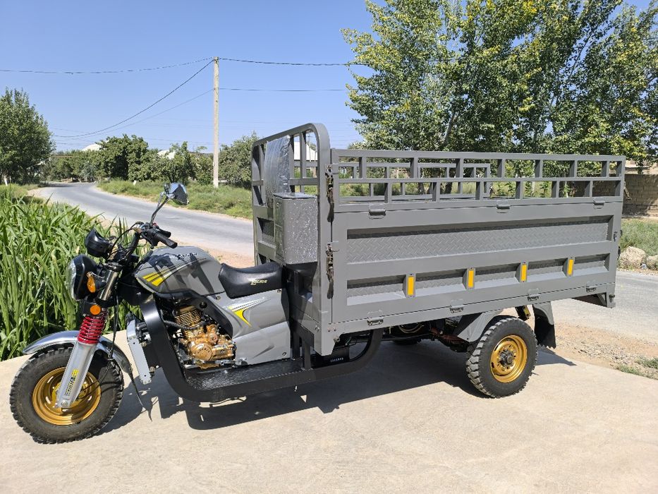 Lochin motor sotiladi
